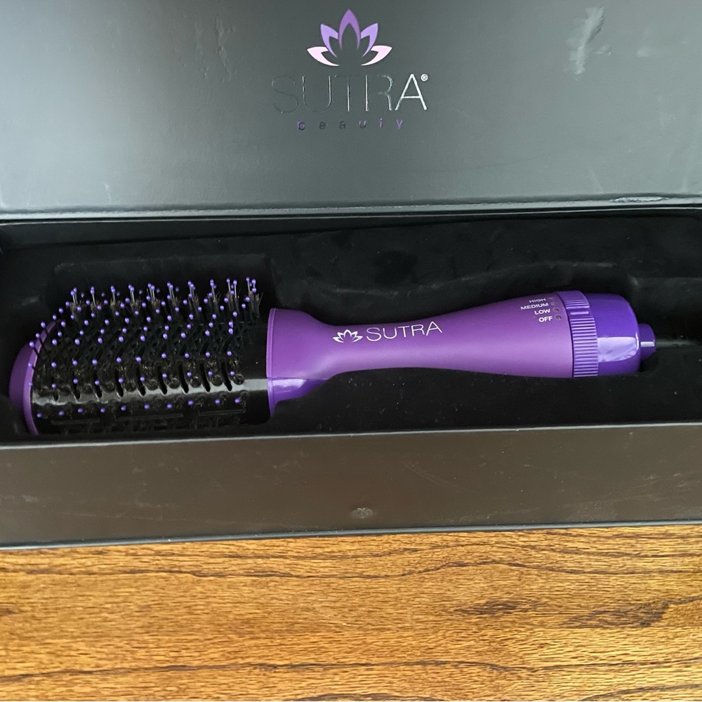 Blowout brush